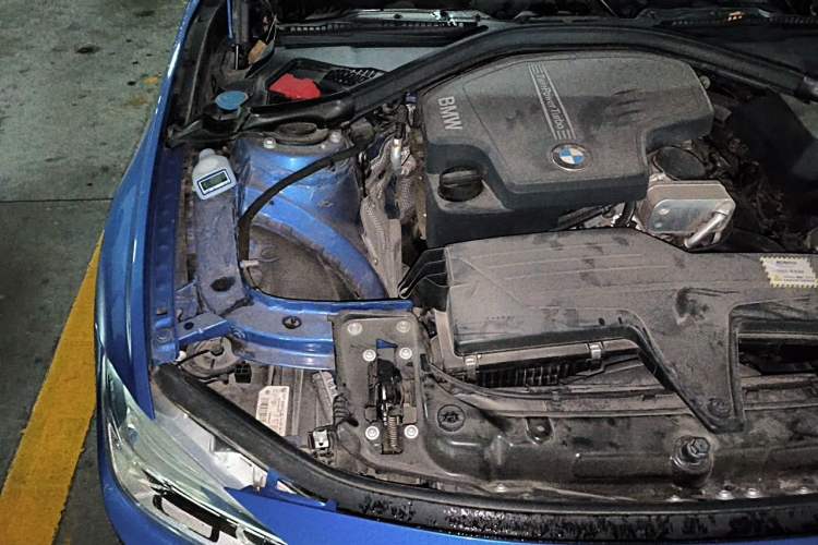 Used BMW 3 Series 2016 320i M Sport Engine Bay Right
