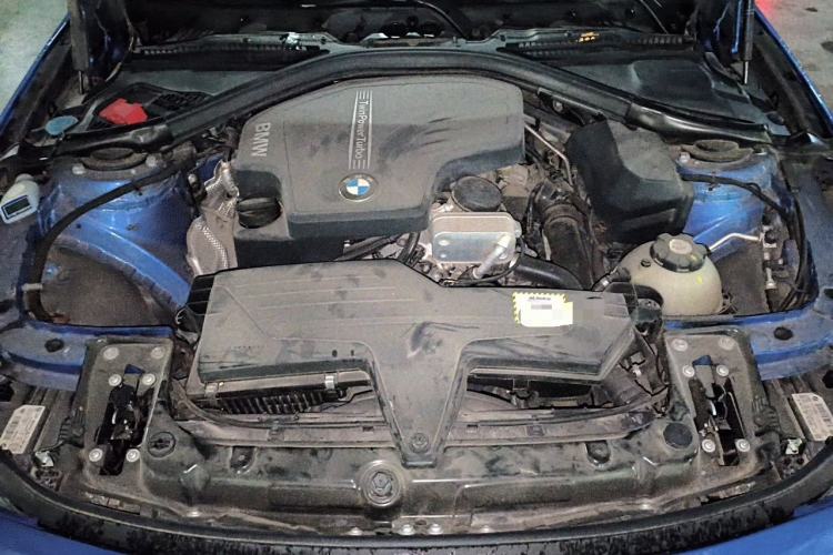 Used BMW 3 Series 2016 320i M Sport Engine Bay