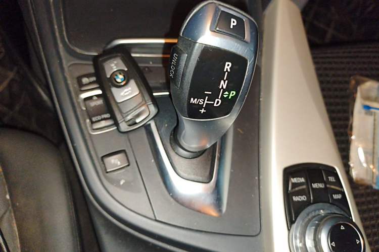 Used BMW 3 Series 2016 320i Fashion Model Gear Lever