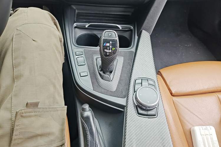 Used BMW 3 Series 2016 328i xDrive M Sport Edition Gear Lever