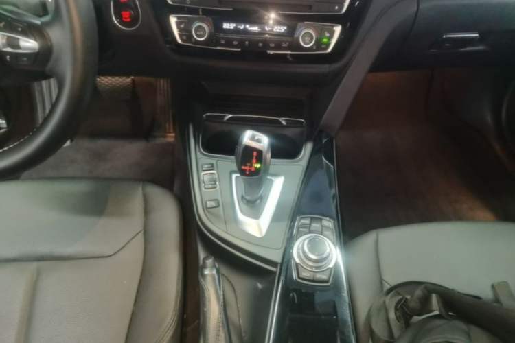 Used BMW 3 Series 2016 320Li Fashion Model Gear Lever