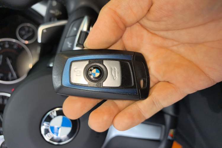 Used BMW 3 Series 2016 328i M Sport Interior 1