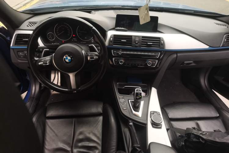 Used BMW 3 Series 2016 328i M Sport Interior 2
