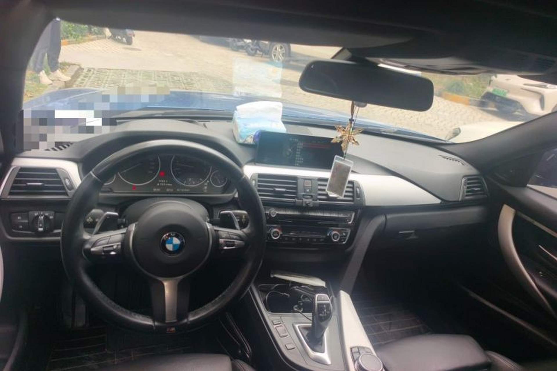 Used BMW 3 Series 2016 328i M Sport Interior 2