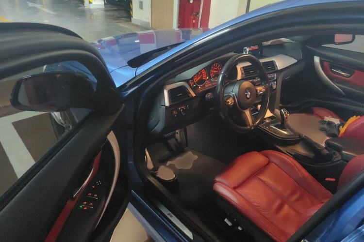 Used BMW 3 Series 2016 320i M Sport Interior 3