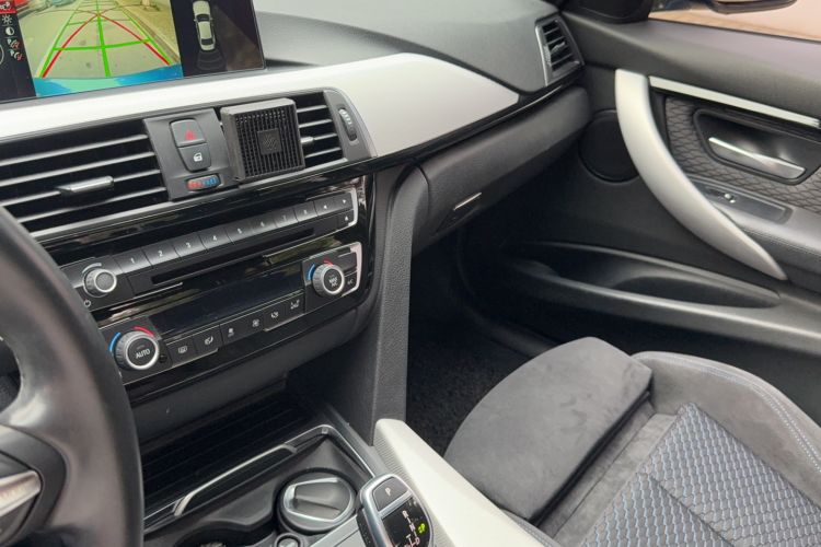Used BMW 3 Series 2016 320i M Sport Interior 3