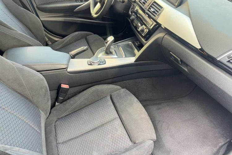 Used BMW 3 Series 2016 320i M Sport Interior 5