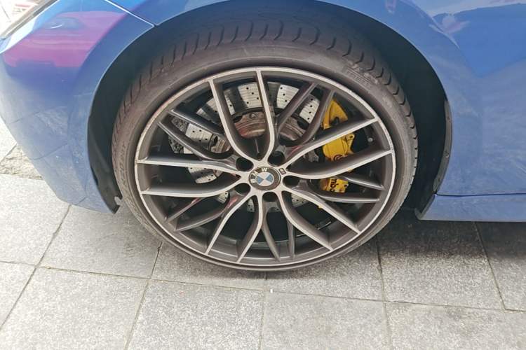 Used BMW 3 Series 2016 328i xDrive M Sport Edition Left Front Wheel Hub