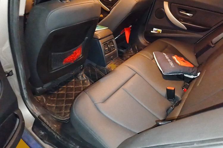 Used BMW 3 Series 2016 320i Fashion Model Left Rear Seat