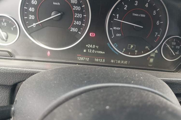 Used BMW 3 Series 2016 328i M Sport Odometer Close Up