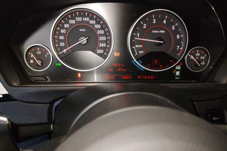 Used BMW 3 Series 2016 328i M Sport Odometer Close Up