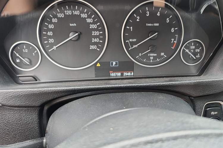 Used BMW 3 Series 2016 316i Fashion Model Odometer Close Up