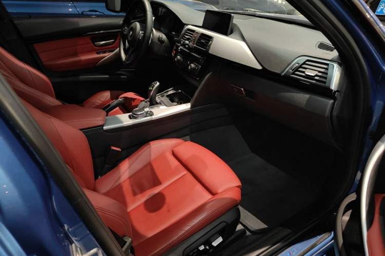 Used BMW 3 Series 2016 328i xDrive M Sport Edition Right Front Seat