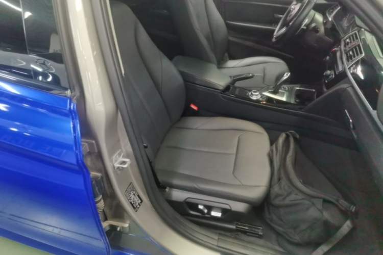 Used BMW 3 Series 2016 320Li Fashion Model Right Front Seat