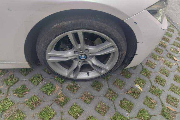 Used BMW 3 Series 2016 320i M Sport Right Front Wheel Hub