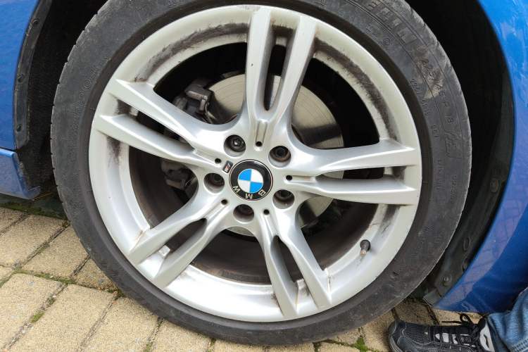 Used BMW 3 Series 2016 328i M Sport Right Front Wheel Hub