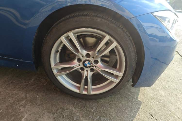 Used BMW 3 Series 2016 320i M Sport Right Front Wheel Hub
