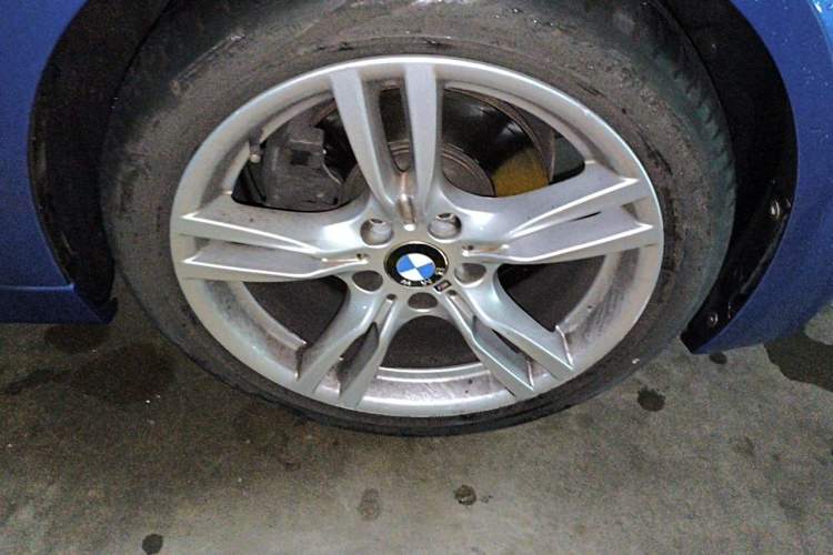 Used BMW 3 Series 2016 320i M Sport Right Front Wheel Hub