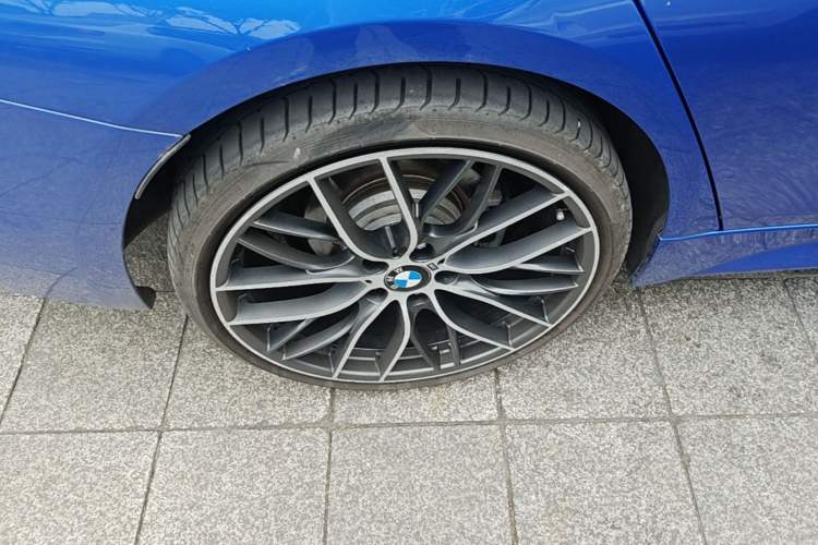 Used BMW 3 Series 2016 328i xDrive M Sport Edition Right Rear Wheel Hub