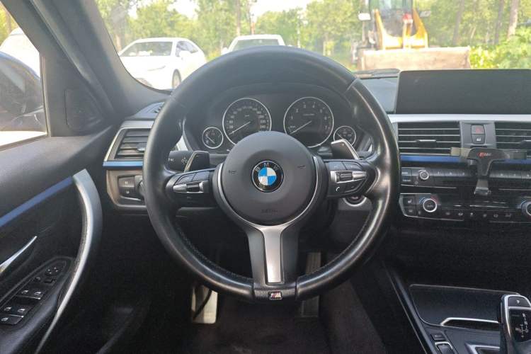 Used BMW 3 Series 2016 328i xDrive M Sport Edition Steering Wheel