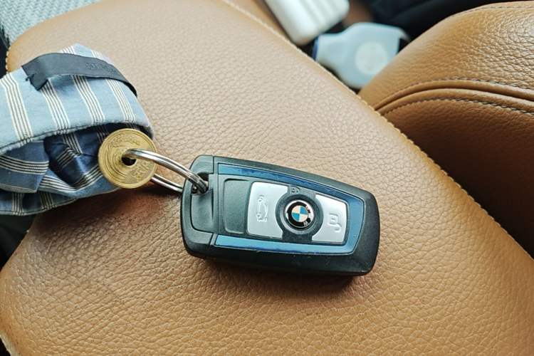Used BMW 3 Series 2016 328i xDrive M Sport Edition Vehicle Key