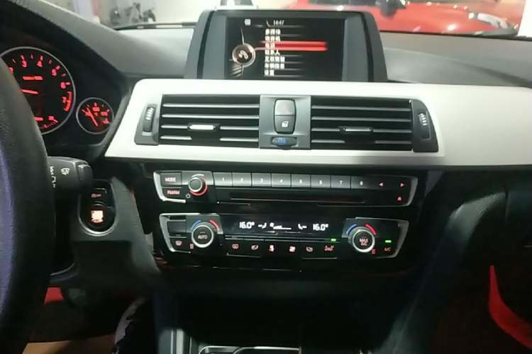 Used BMW 3 Series 2016 320Li Ambition Model Audio And AC Panel