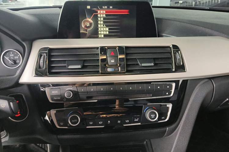 Used BMW 3 Series 2016 320Li Fashion Model Audio And AC Panel