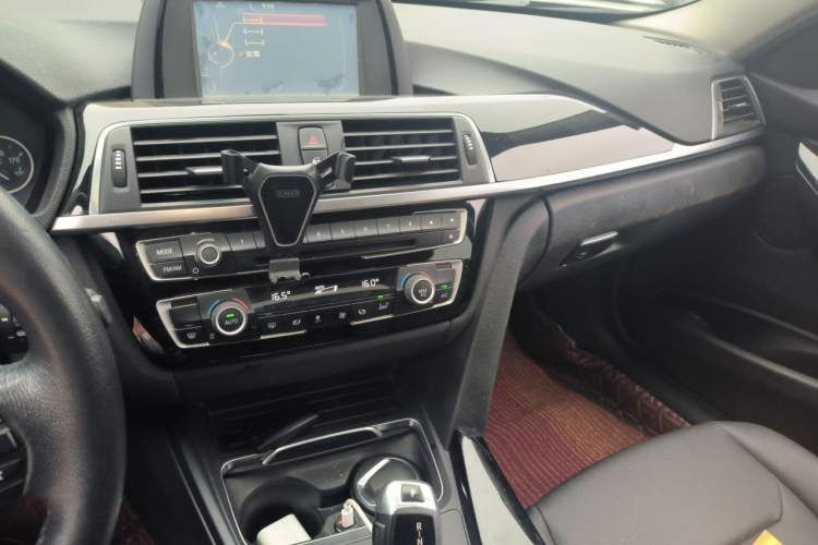 Used BMW 3 Series 2016 320Li Ambition Model Audio And AC Panel