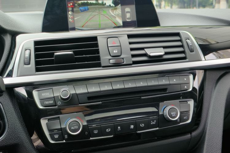 Used BMW 3 Series 2016 320Li Fashion Model Audio And AC Panel