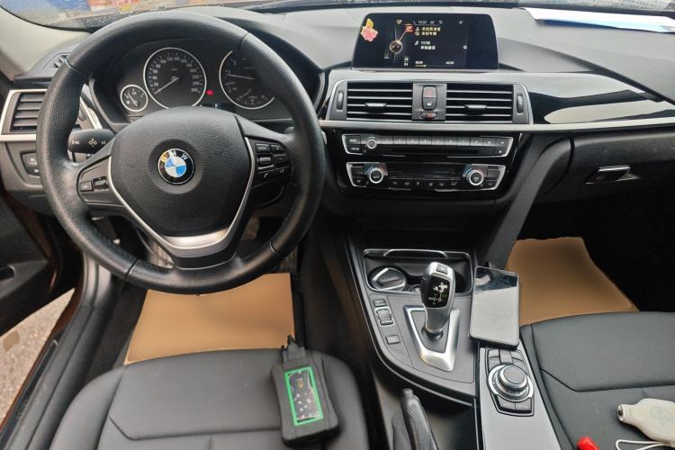 Used BMW 3 Series 2016 320Li Fashion Model Center Console