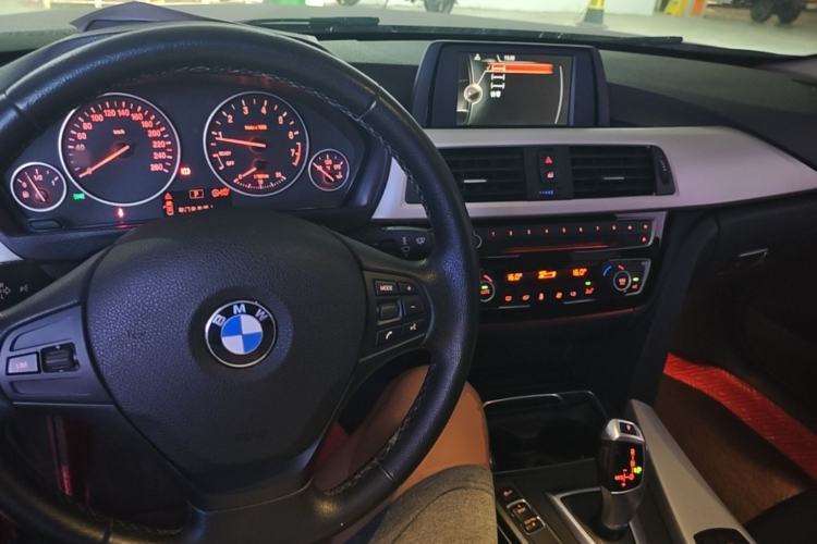 Used BMW 3 Series 2016 320Li Ambition Model Center Console