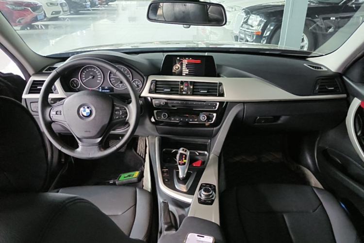 Used BMW 3 Series 2016 320Li Fashion Model Center Console