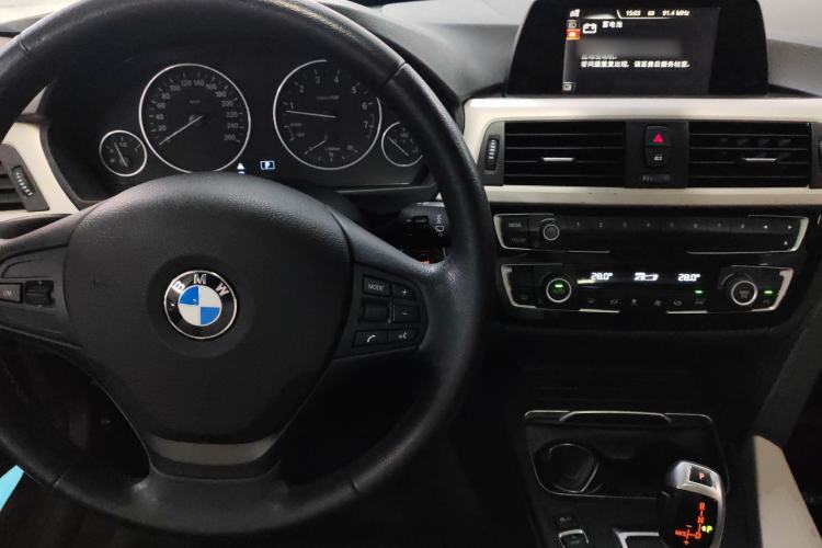 Used BMW 3 Series 2016 320Li Fashion Model Center Console