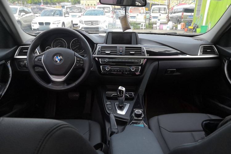 Used BMW 3 Series 2016 320Li Ambition Model Center Console