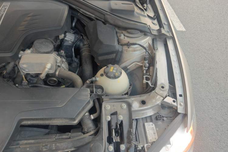 Used BMW 3 Series 2016 320Li Fashion Model Engine Bay Left