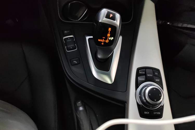 Used BMW 3 Series 2016 320Li Fashion Model Gear Lever