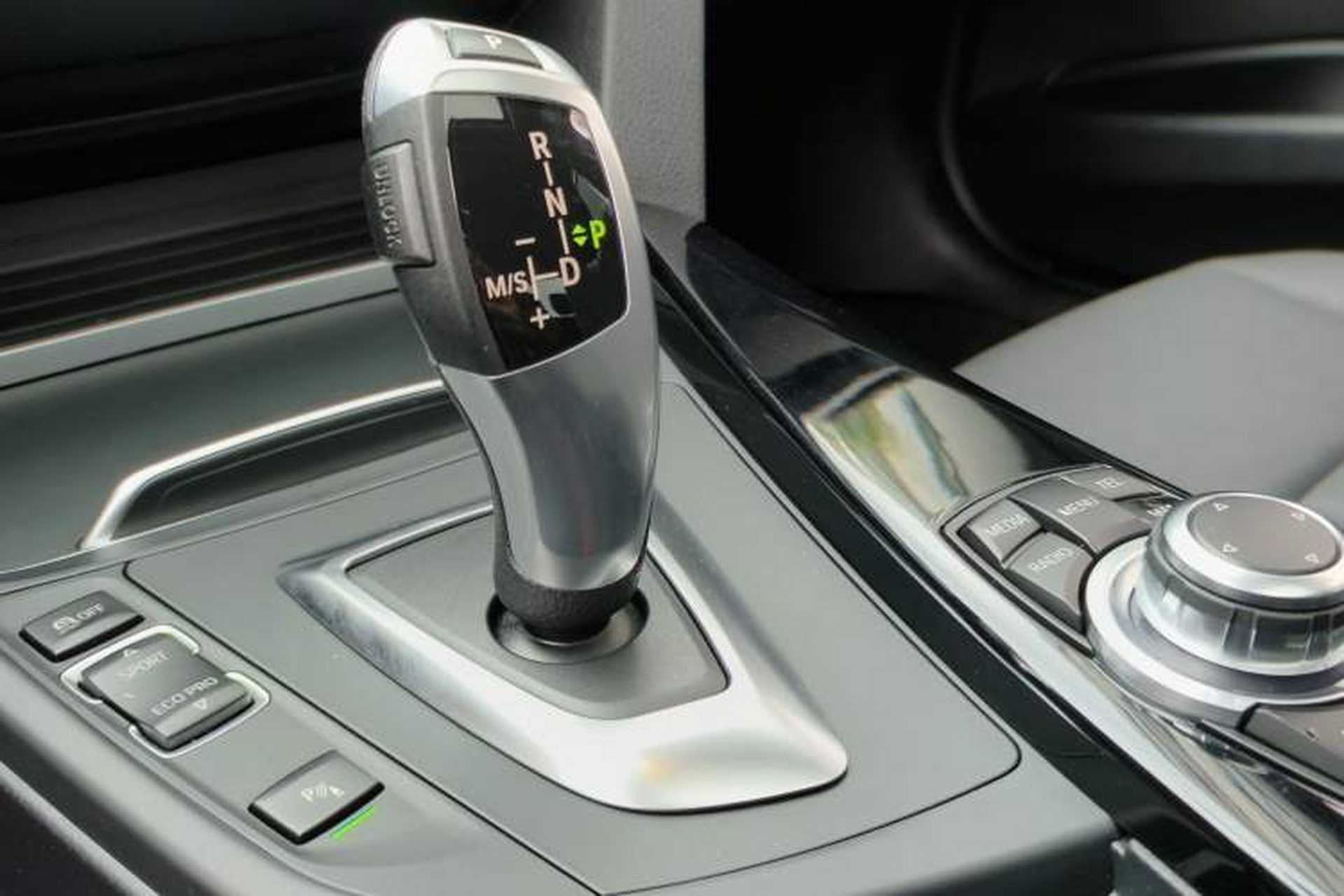 Used BMW 3 Series 2016 320Li Fashion Model Gear Lever