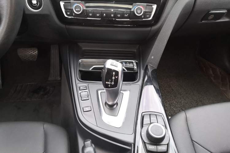 Used BMW 3 Series 2016 320Li Ambition Model Gear Lever