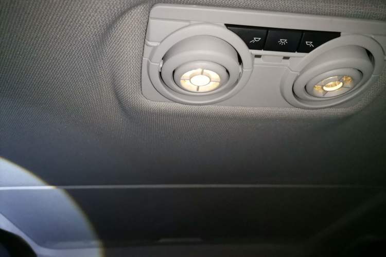 Used BMW 3 Series 2016 320Li Fashion Model Headliner