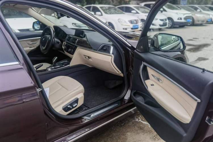 Used BMW 3 Series 2016 335Li Luxury Design Package Interior 6
