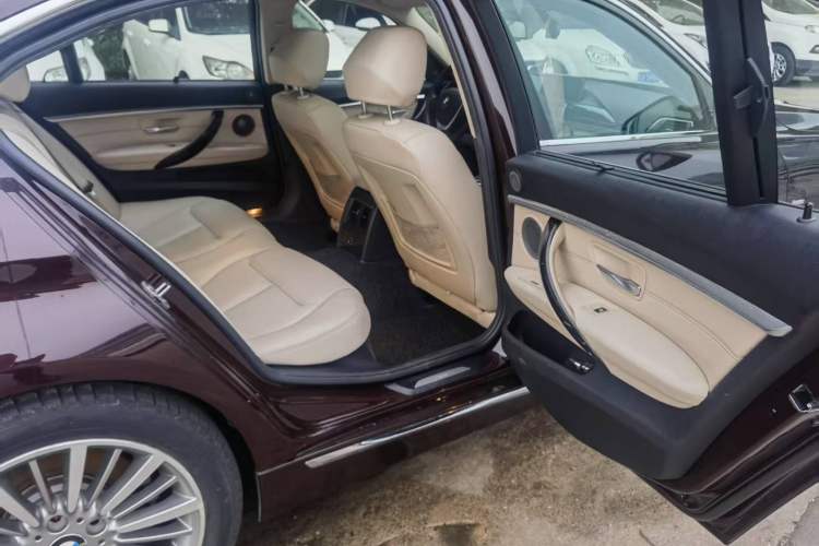 Used BMW 3 Series 2016 335Li Luxury Design Package Interior 7