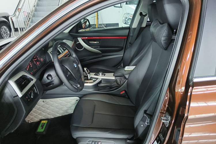 Used BMW 3 Series 2016 320Li Fashion Model Left Front Seat