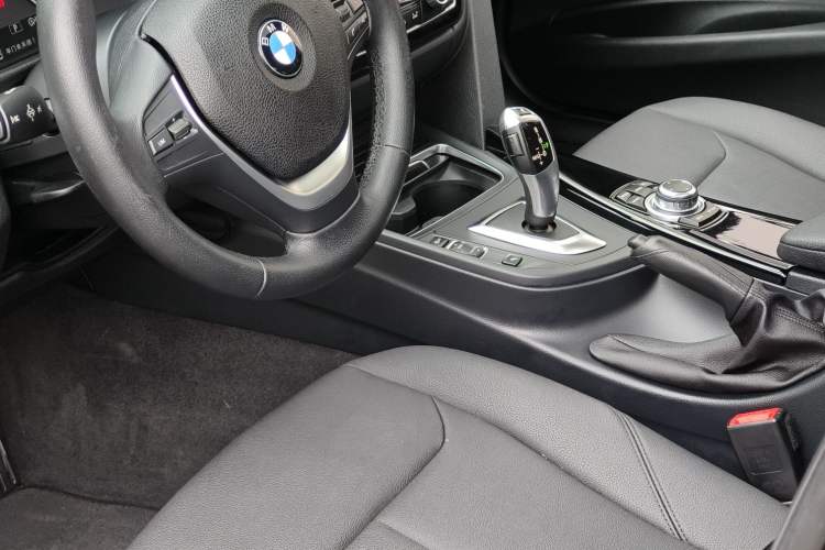 Used BMW 3 Series 2016 320Li Fashion Model Left Front Seat