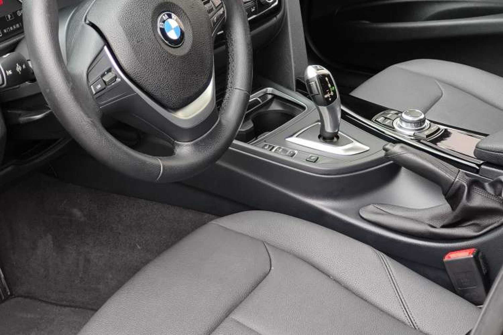 Used BMW 3 Series 2016 320Li Fashion Model Left Front Seat