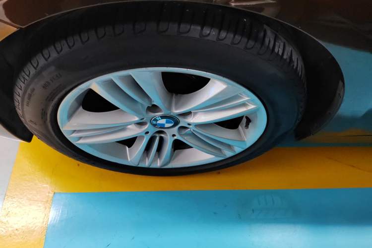 Used BMW 3 Series 2016 320Li Fashion Model Left Front Wheel Hub