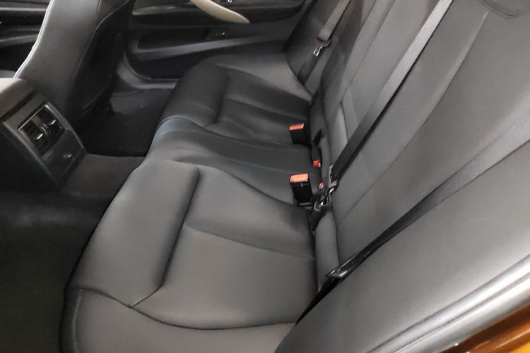 Used BMW 3 Series 2016 320Li Fashion Model Left Rear Seat