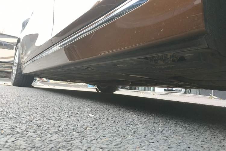 Used BMW 3 Series 2016 320Li Luxury Design Package Left Side Sill