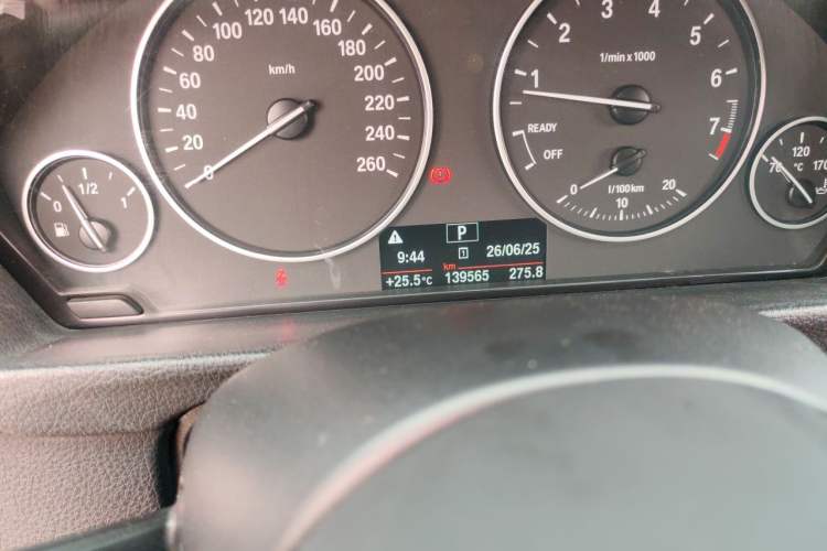 Used BMW 3 Series 2016 320Li Ambition Model Odometer Close Up