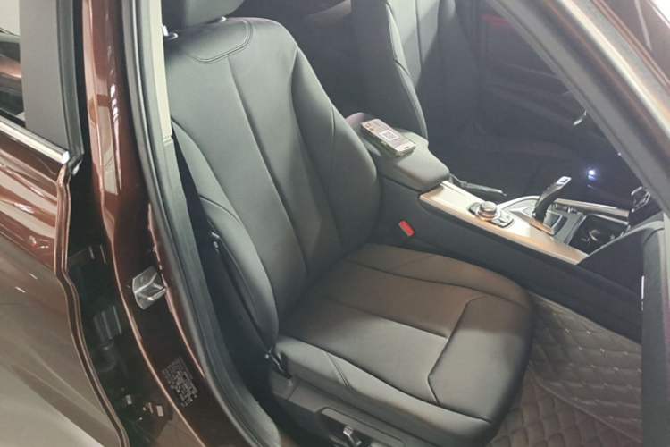 Used BMW 3 Series 2016 320Li Fashion Model Right Front Seat