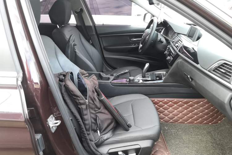 Used BMW 3 Series 2016 320Li Ambition Model Right Front Seat